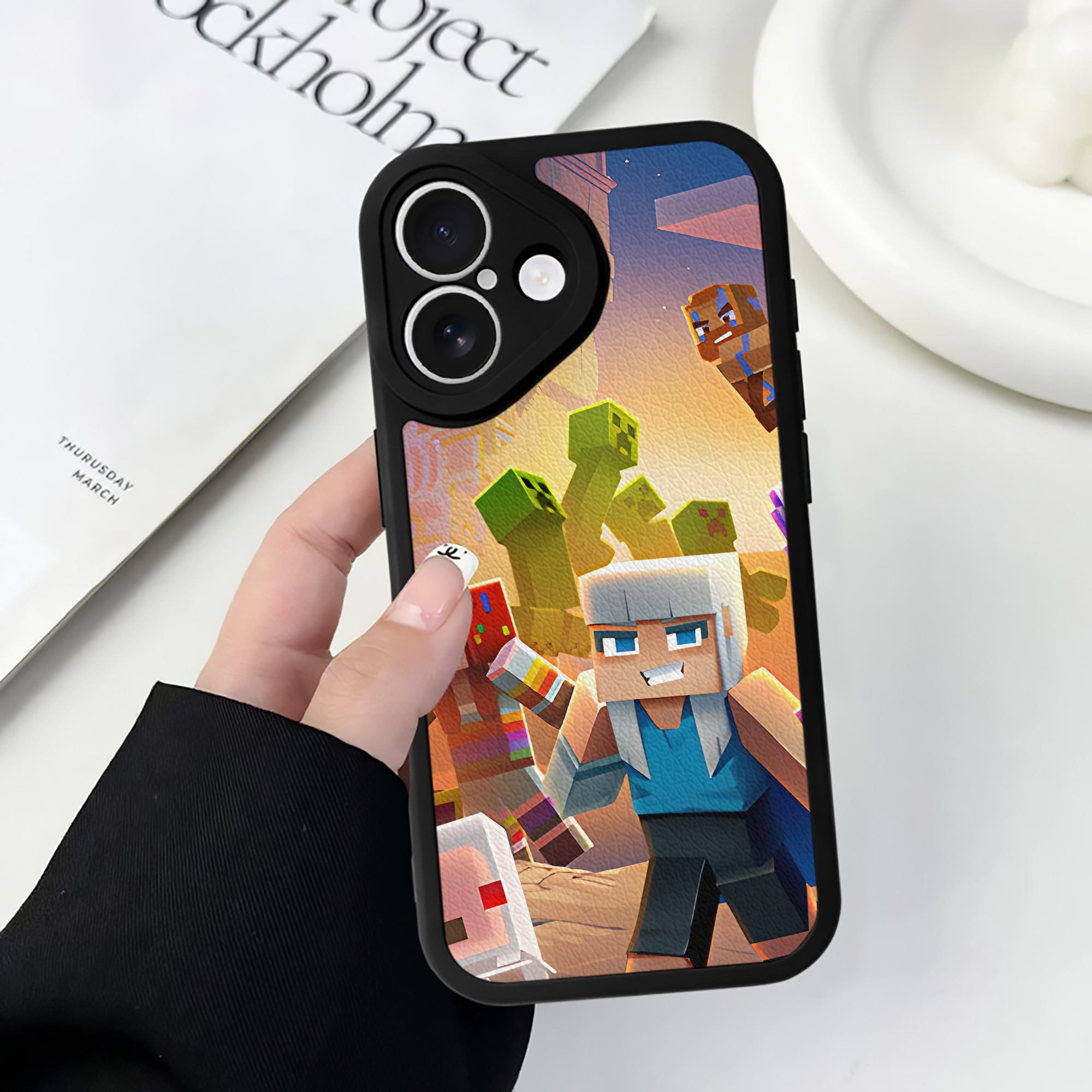 （画像用） マインクラフト ブロックの世界 Minecraft MC Block world 【iPhone 16シリーズ対応】シリコンスマホケース（レザー調） 材質：シリコン